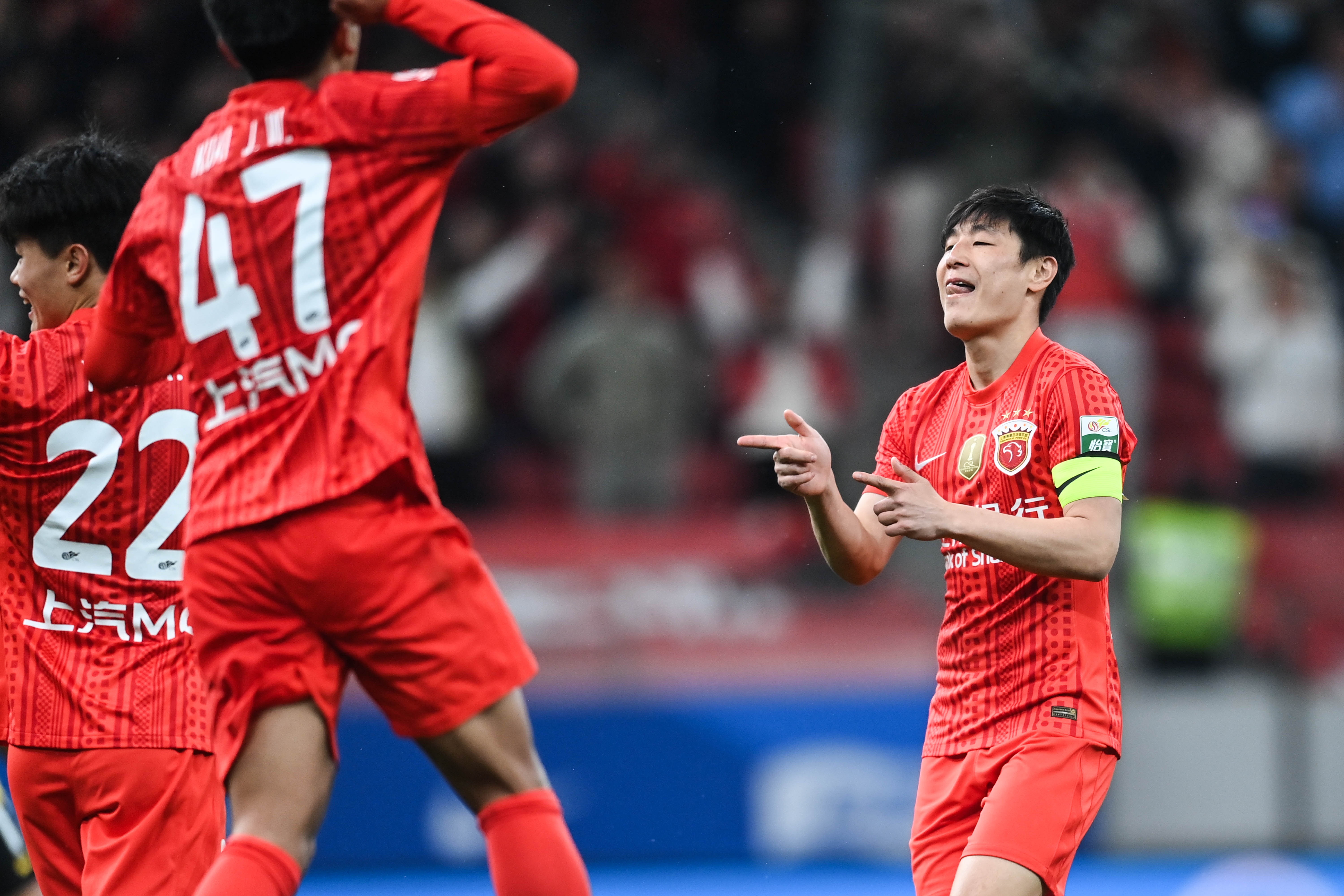 海港主场2-1险胜玉昆 年轻球员表现活跃但终结效率待提升 海港主场2-1险胜玉昆 年轻球员表现活跃但终结效率待提升