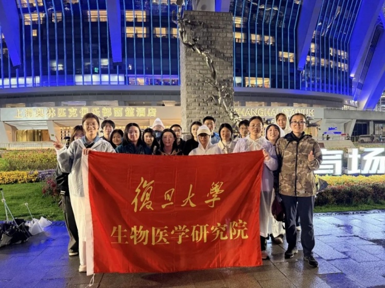 申花主场公益观赛:青海师生、复旦女足、退役老兵齐聚上海体育场 申花主场公益观赛:青海师生、复旦女足、退役老兵齐聚上海体育场