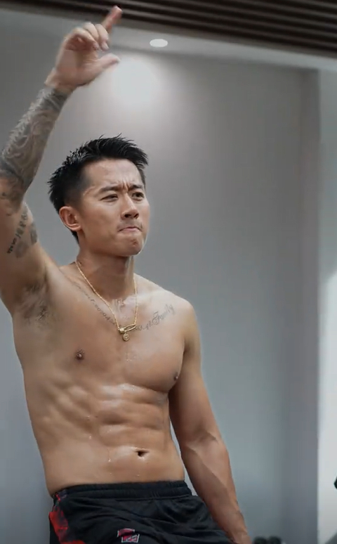 对话许小龙:36岁退役球员腹肌仍在 李铁业务能力确实强但出事想不到 对话许小龙:36岁退役球员腹肌仍在 李铁业务能力确实强但出事想不到