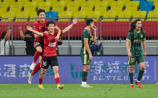 武磊两针封闭拖累膝盖 国足进攻断崖式下滑 武磊两针封闭拖累膝盖 国足进攻断崖式下滑
